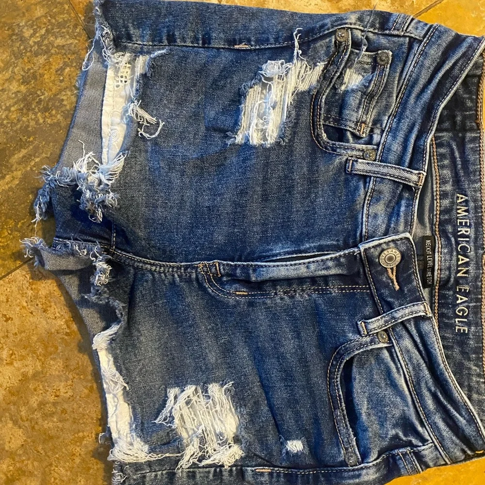 American Eagle Outfitters Ripped Indigo Jean Shorts - Picture 1 of 3